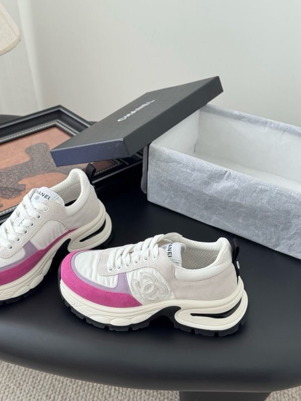 Кроссовки женские фото 5