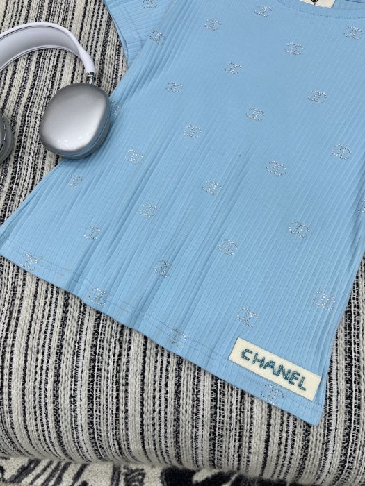 T-shirt women's фото 4