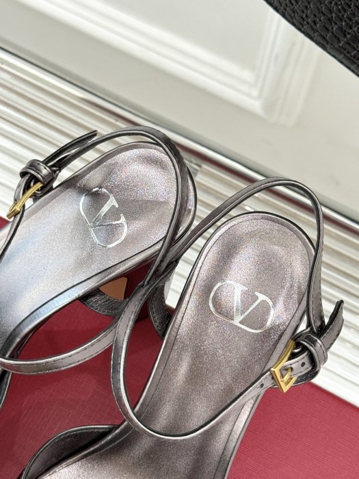 Босоножки фото 8