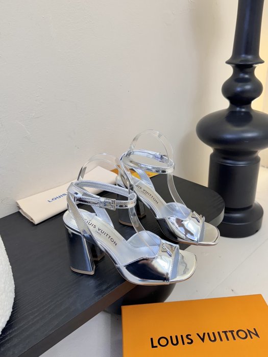 Босоножки фото 2