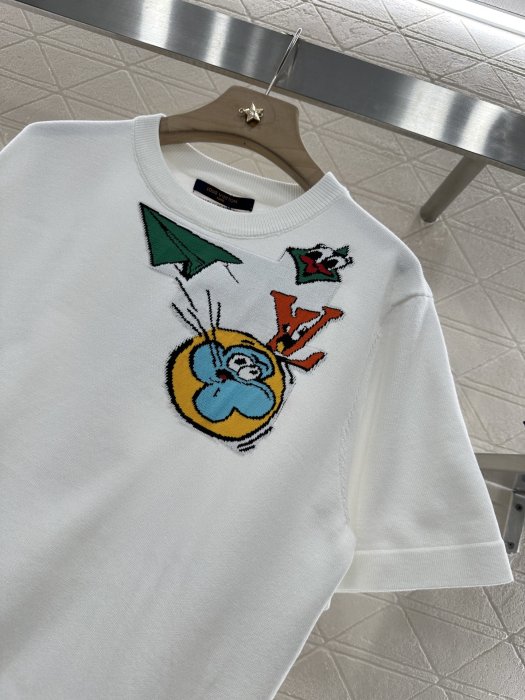 T-shirt women's фото 8