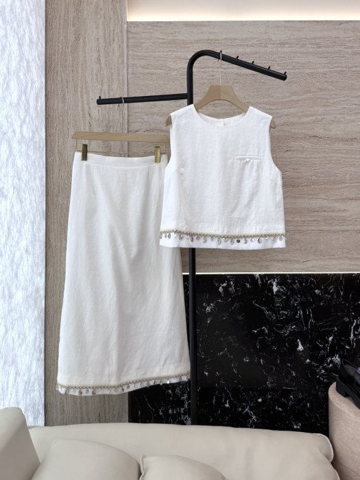 Костюм женский