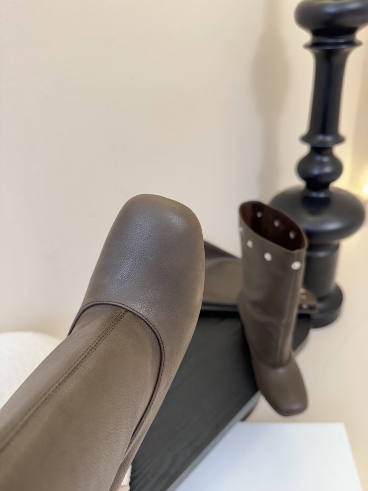 Boots women's фото 6