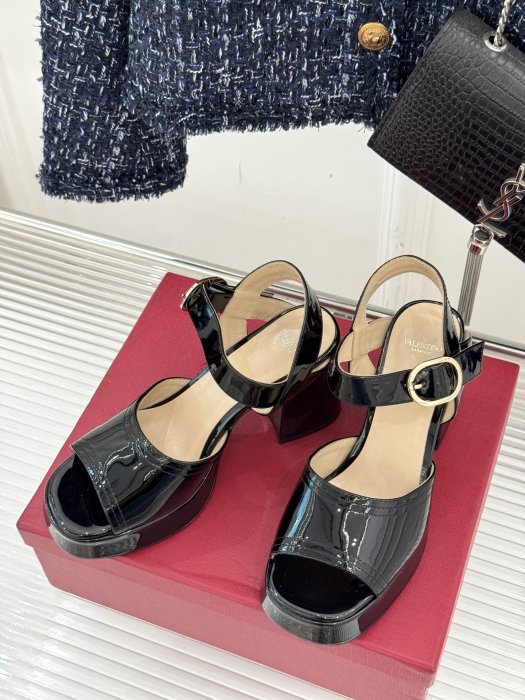 Босоножки фото 2