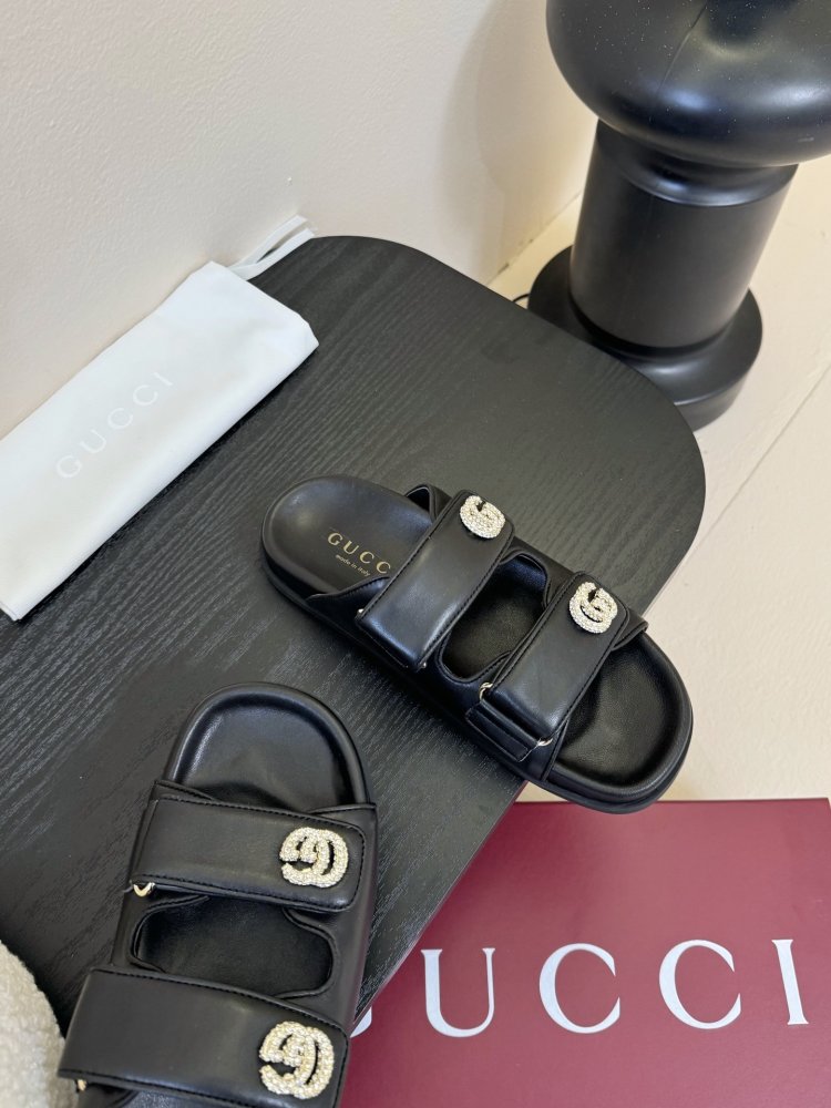 Шльопанці жіночі фото 4