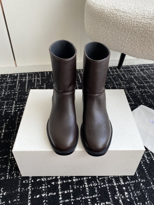 Boots women's