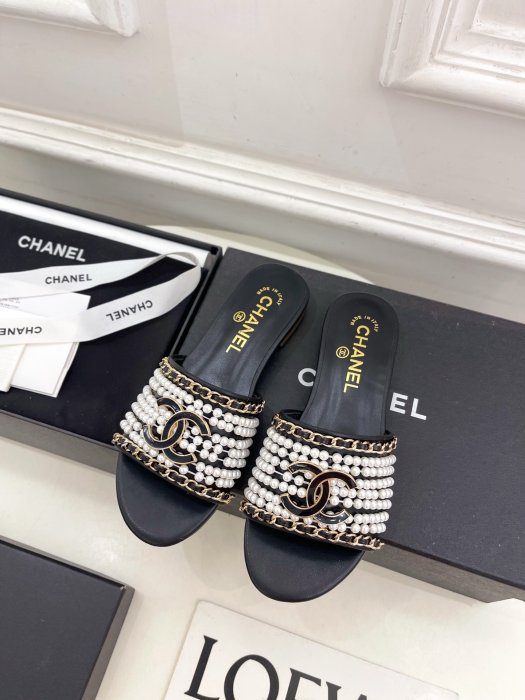 Шлепанцы женские фото 5