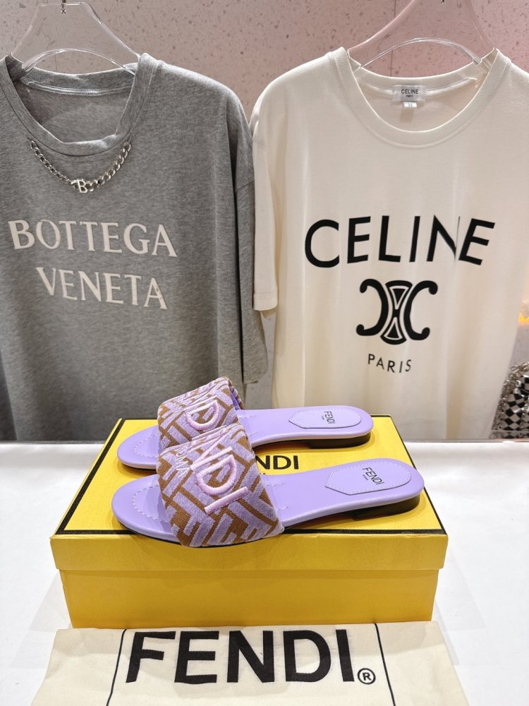 Шлепанцы женские фото 4