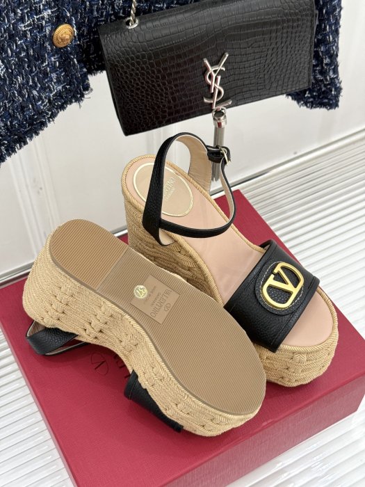 Босоножки фото 9