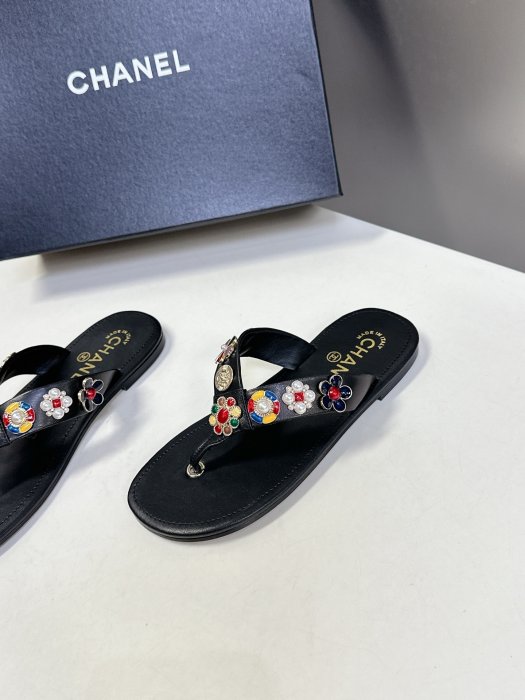 Шлепанцы фото 3