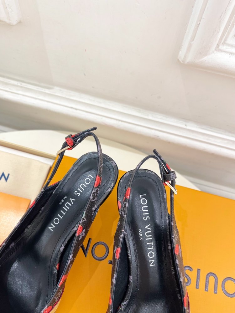 Босоножки фото 8