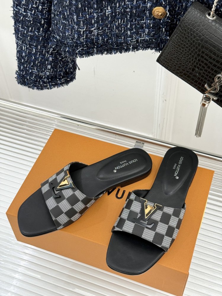 Шлепанцы женские фото 2