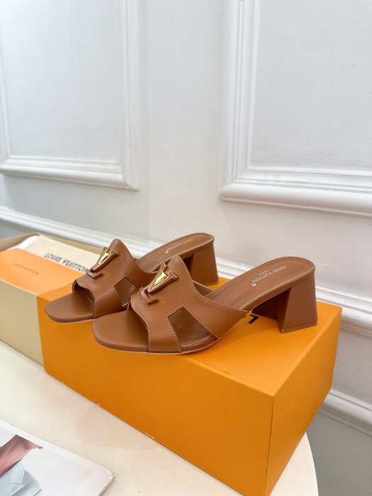 Босоножки фото 5