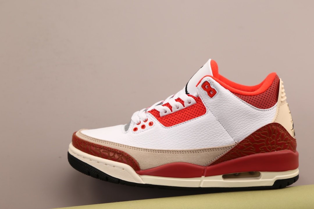 Кроссовки Air Jordan 3 Retro DV7028-108 фото 3