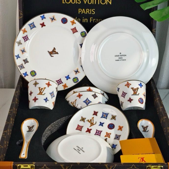 Set crockery of 10 items