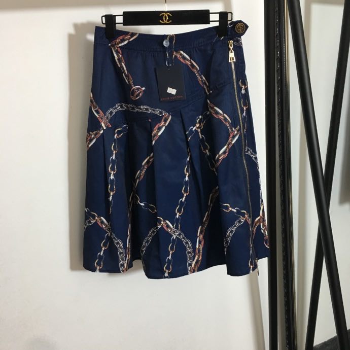 Long skirt from print at form of chain