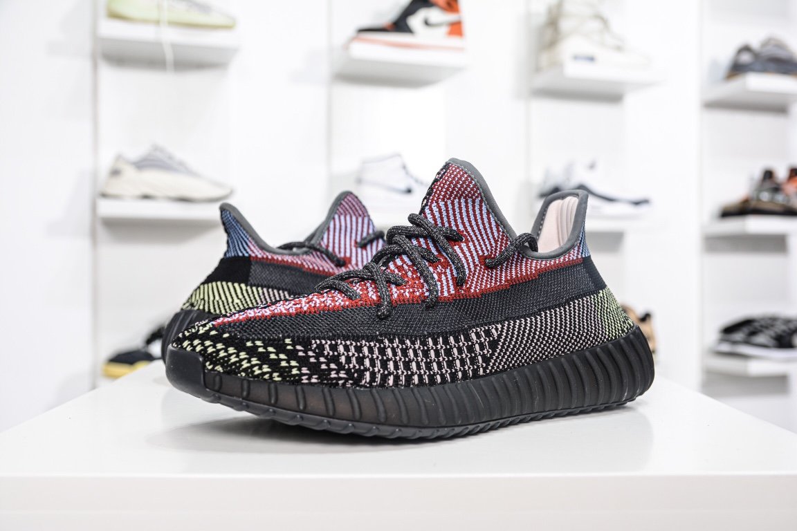 Кроссовки Yeezy Boost 350 V2 Yecheil FW5190 фото 4