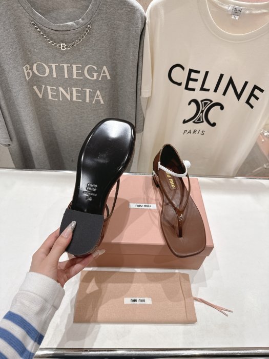 Босоножки фото 9