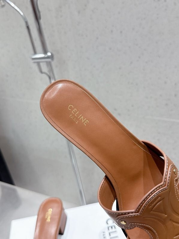 Шлепанцы женские фото 8