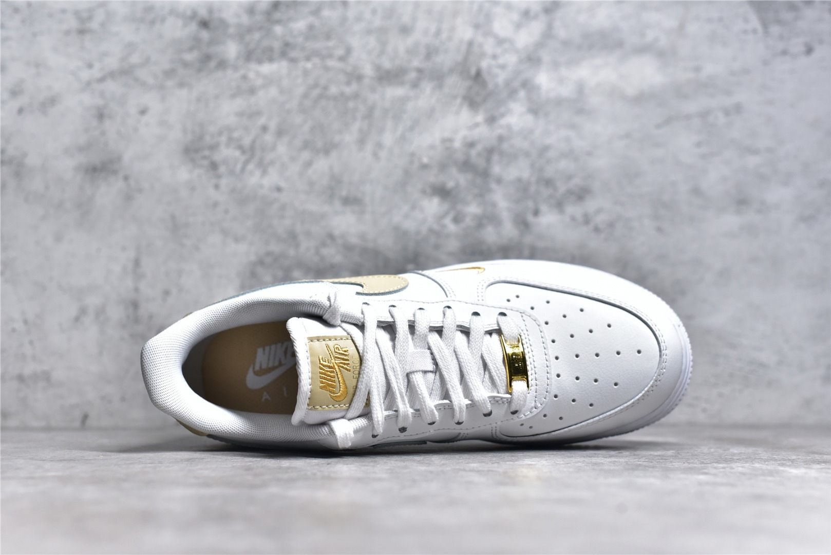 Sneakers Air Force 1 07 Essential CZ0270-105 фото 4