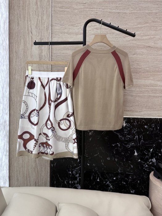 Костюм жіночий фото 2