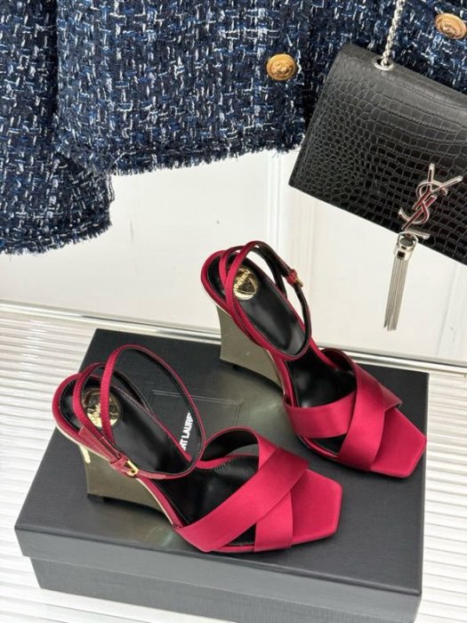 Босоножки фото 3