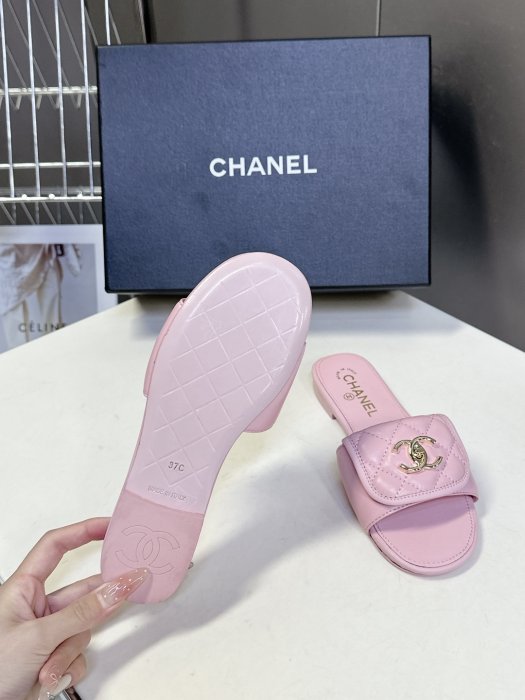 Шлепанцы женские фото 9