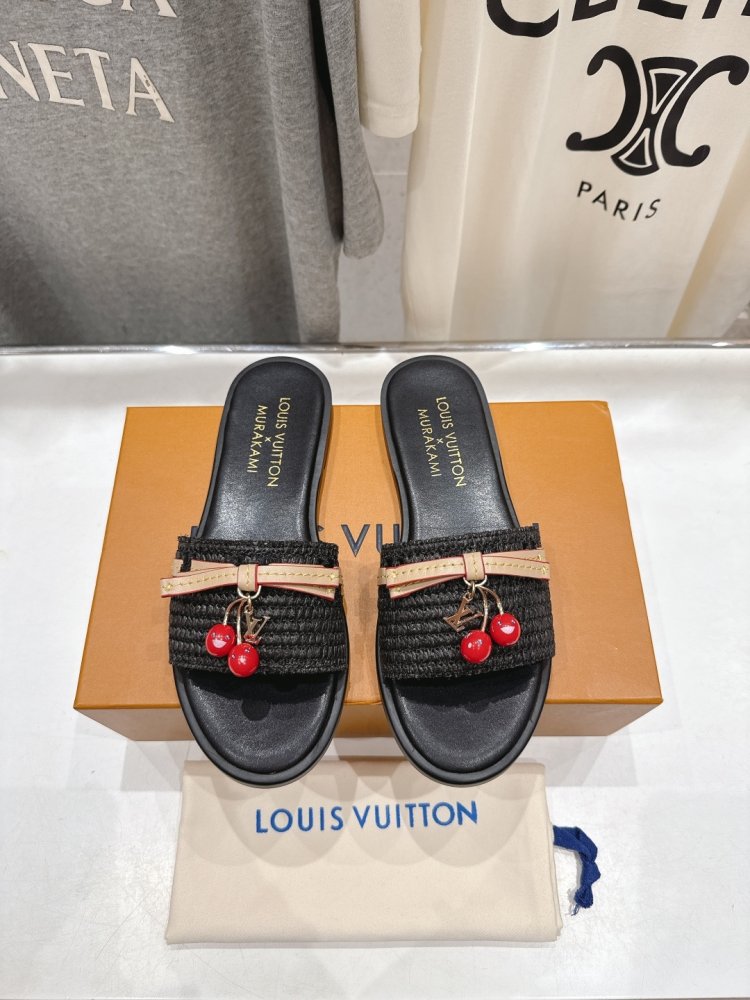 Шлепанцы женские