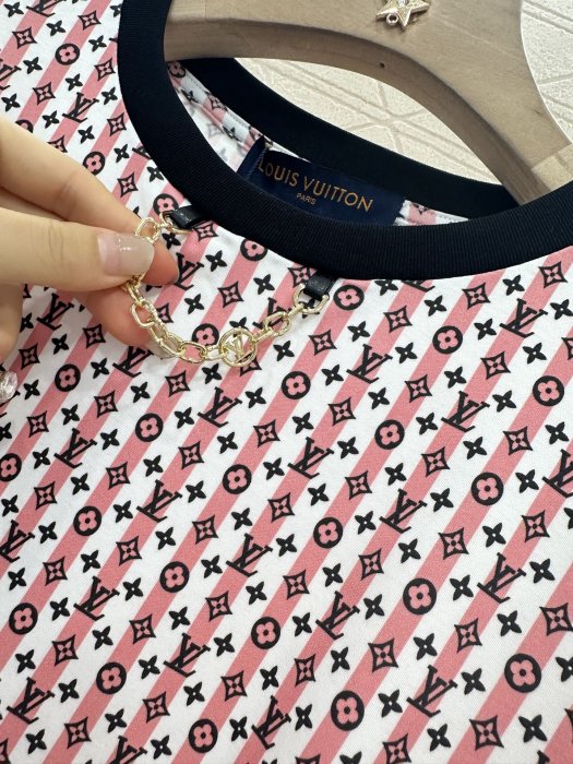 T-shirt women's фото 8