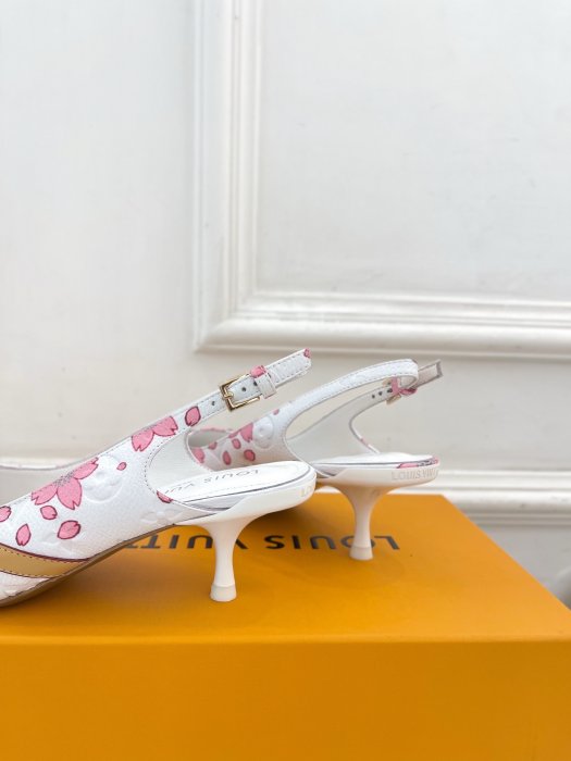 Босоножки фото 8