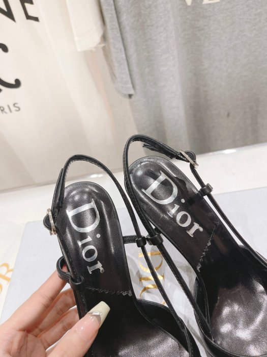 Босоножки фото 6