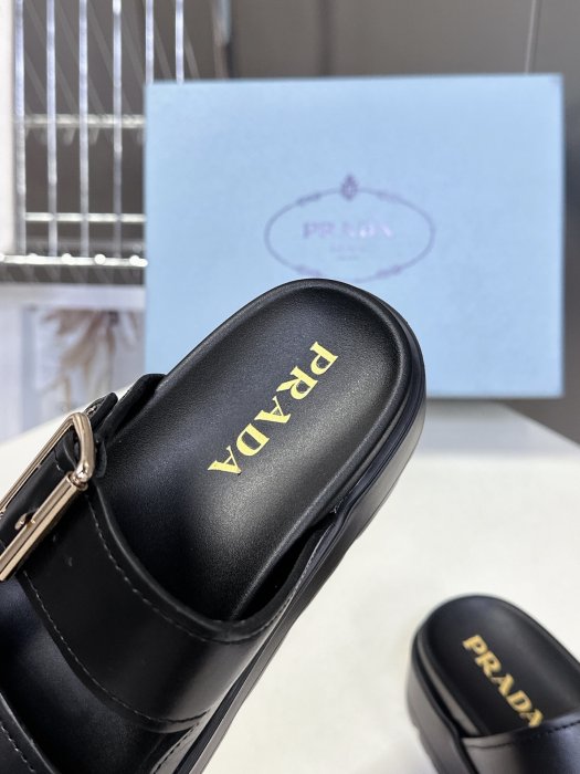 Шлепанцы фото 8