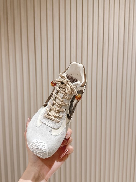 Кроссовки фото 8