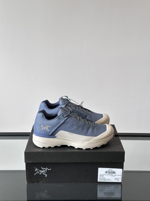 Кросівки чоловічі