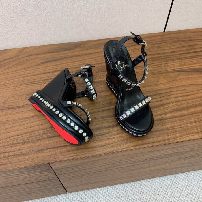 Босоножки фото 3