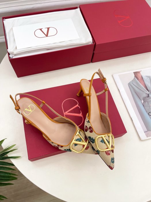 Босоножки фото 4