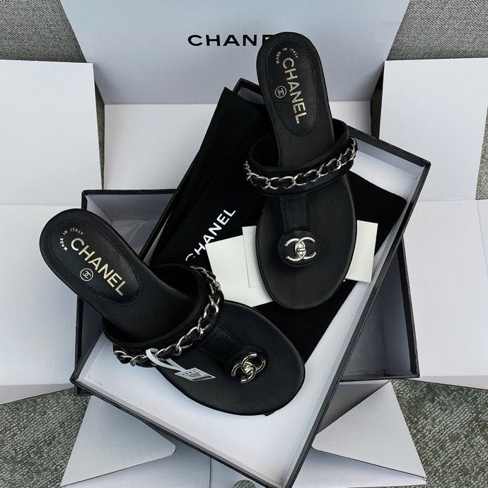 Шлепанцы женские фото 3