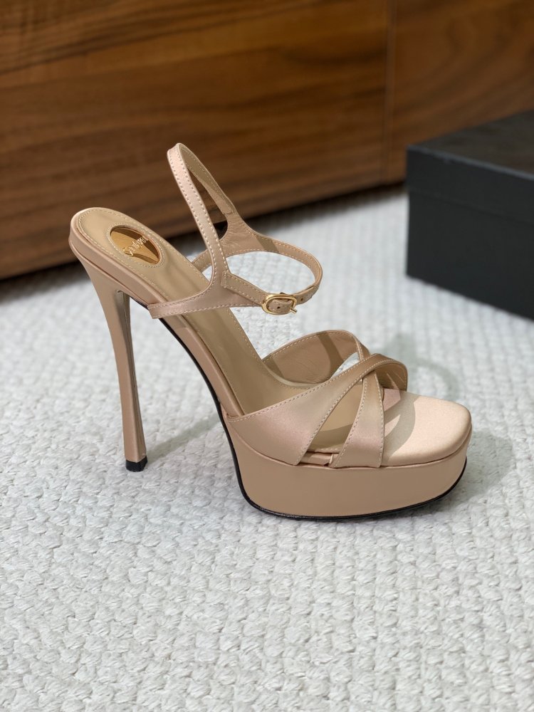 Босоножки фото 5