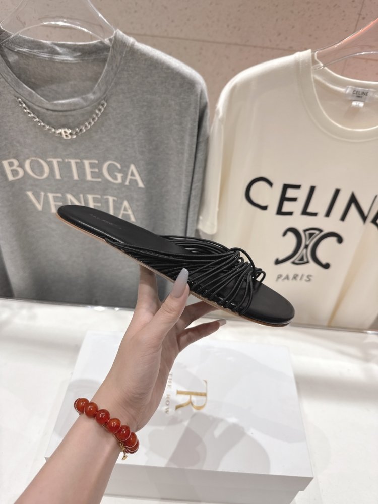 Шлепанцы женские фото 4