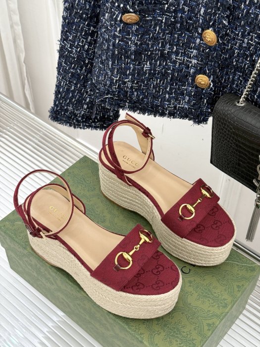 Босоножки фото 3