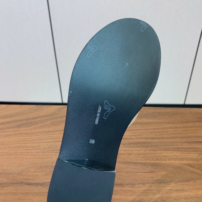 Босоножки фото 8