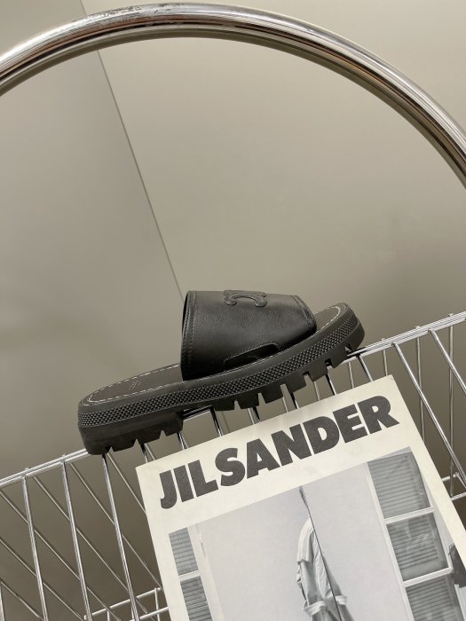 Шлепанцы фото 5