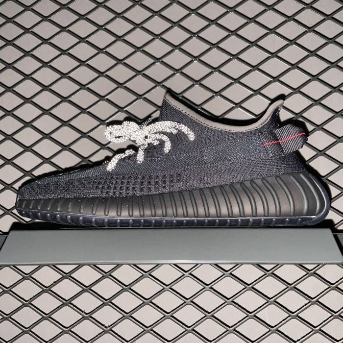 Кроссовки Yeezy Boost 350V2 фото 8