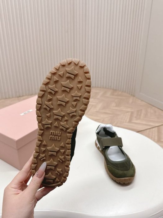 Кроссовки женские фото 9