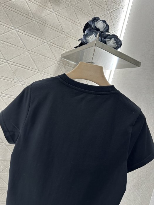 T-shirt women's фото 4