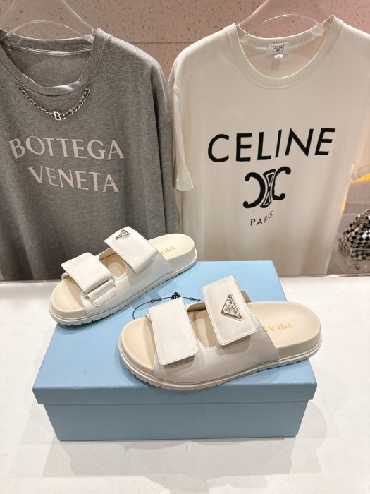 Шлепанцы женские фото 3