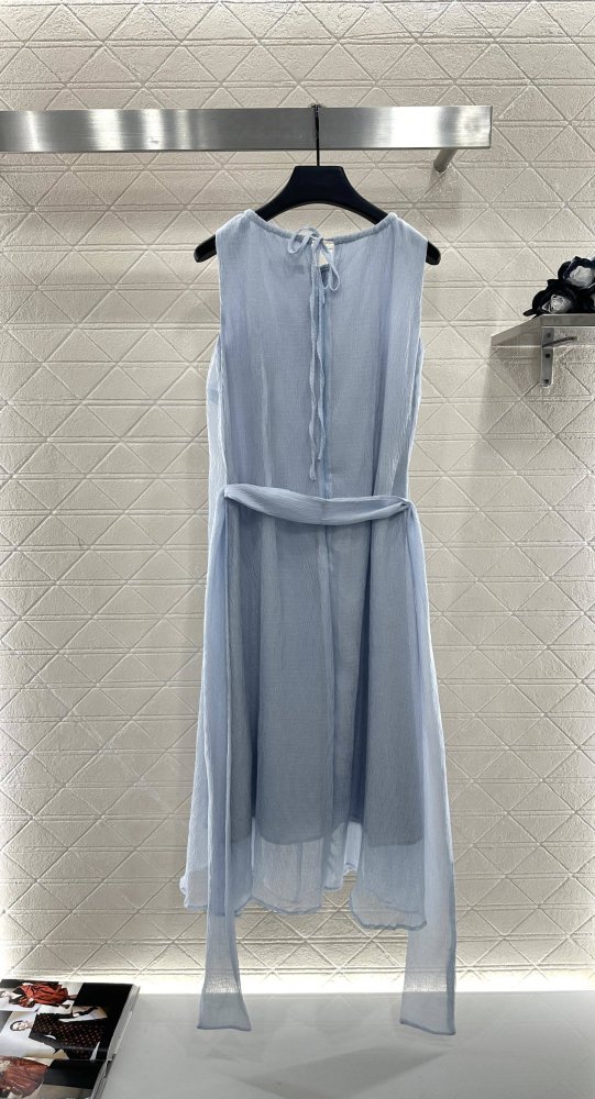 Платье жилет с круглым вырезом и поясом фото 2