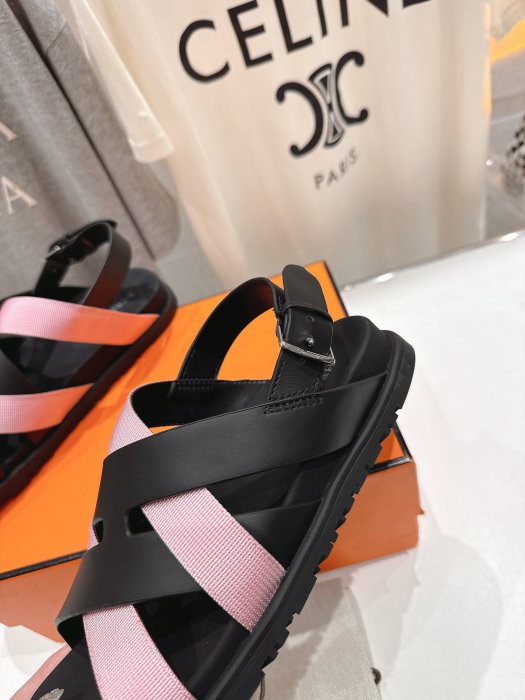 Сандалі жіночі фото 6