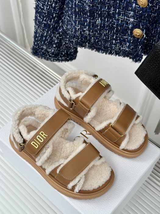 Sandals on fur фото 3