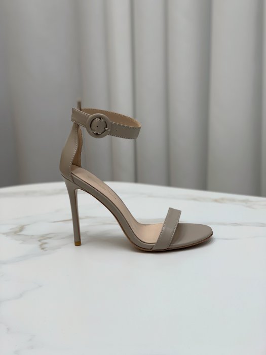 Босоножки фото 9